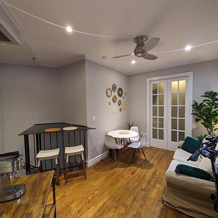 Lovely Room At 3 Bedroom Apt At The Heart Of East Village New York Exterior photo