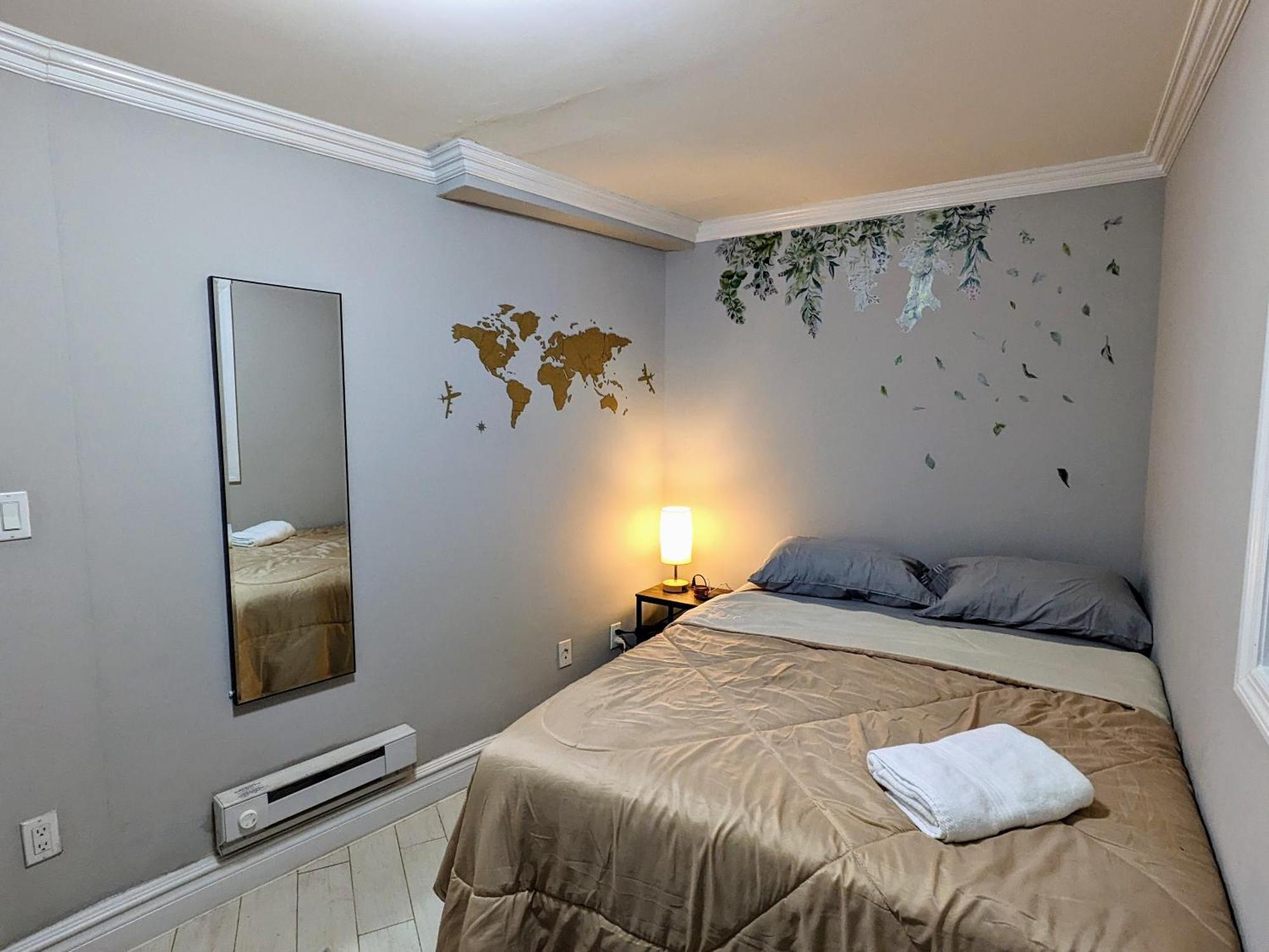 Lovely Room At 3 Bedroom Apt At The Heart Of East Village New York Exterior photo