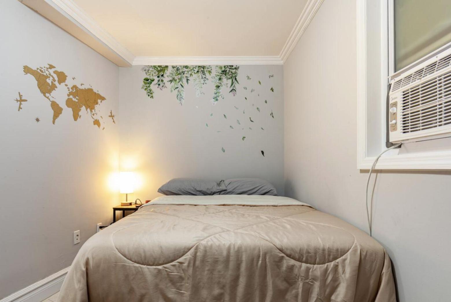 Lovely Room At 3 Bedroom Apt At The Heart Of East Village New York Exterior photo
