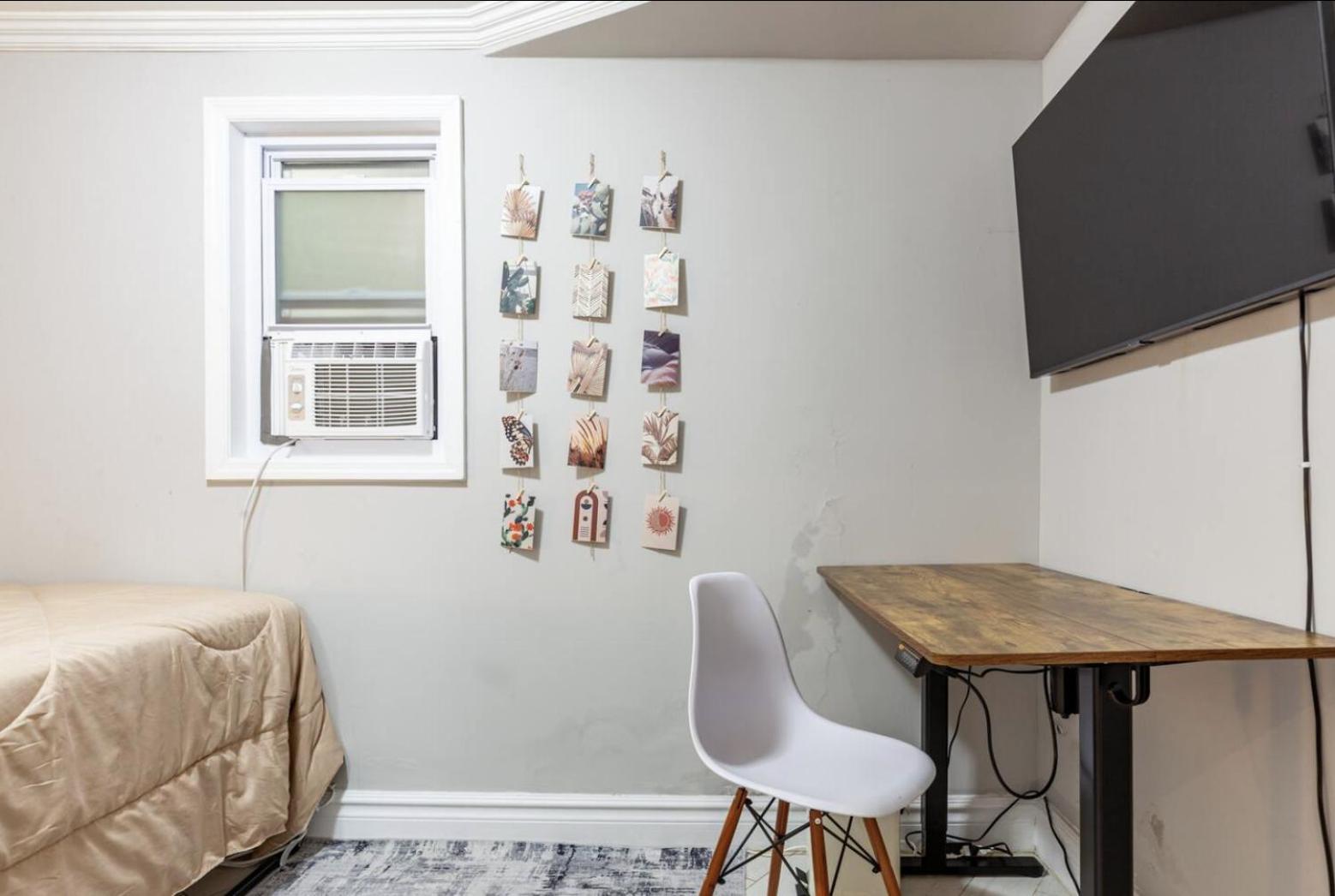 Lovely Room At 3 Bedroom Apt At The Heart Of East Village New York Exterior photo
